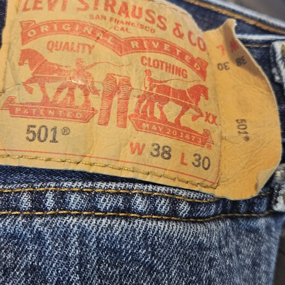 Levi's 501 Jean 38 x 30 Straight Leg Button Fly